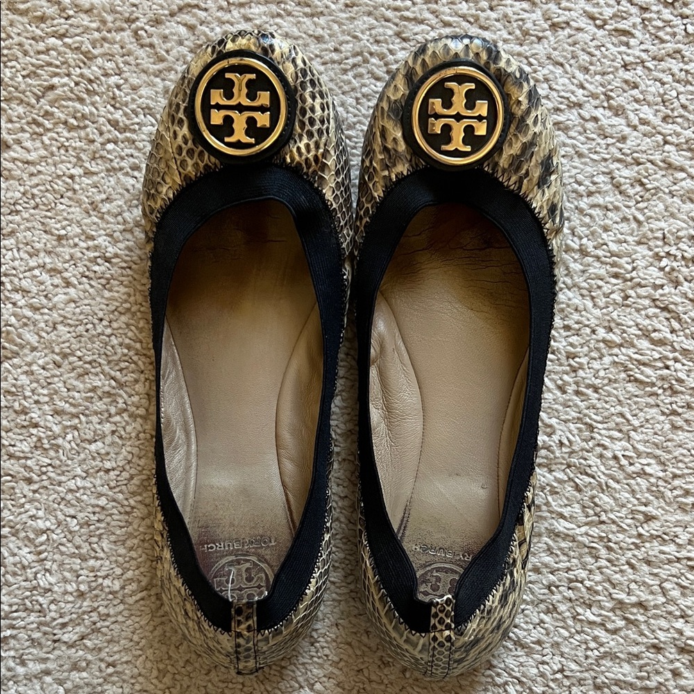 Tory Burch Women's Snakeskin Print Ballet Flats - Black and Tan with Gold